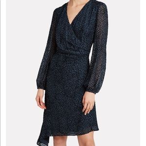 INTERMIX Joslyn Burnout Velvet Long
Sleeve Ruched A-Line Midi Dress Black Size 4